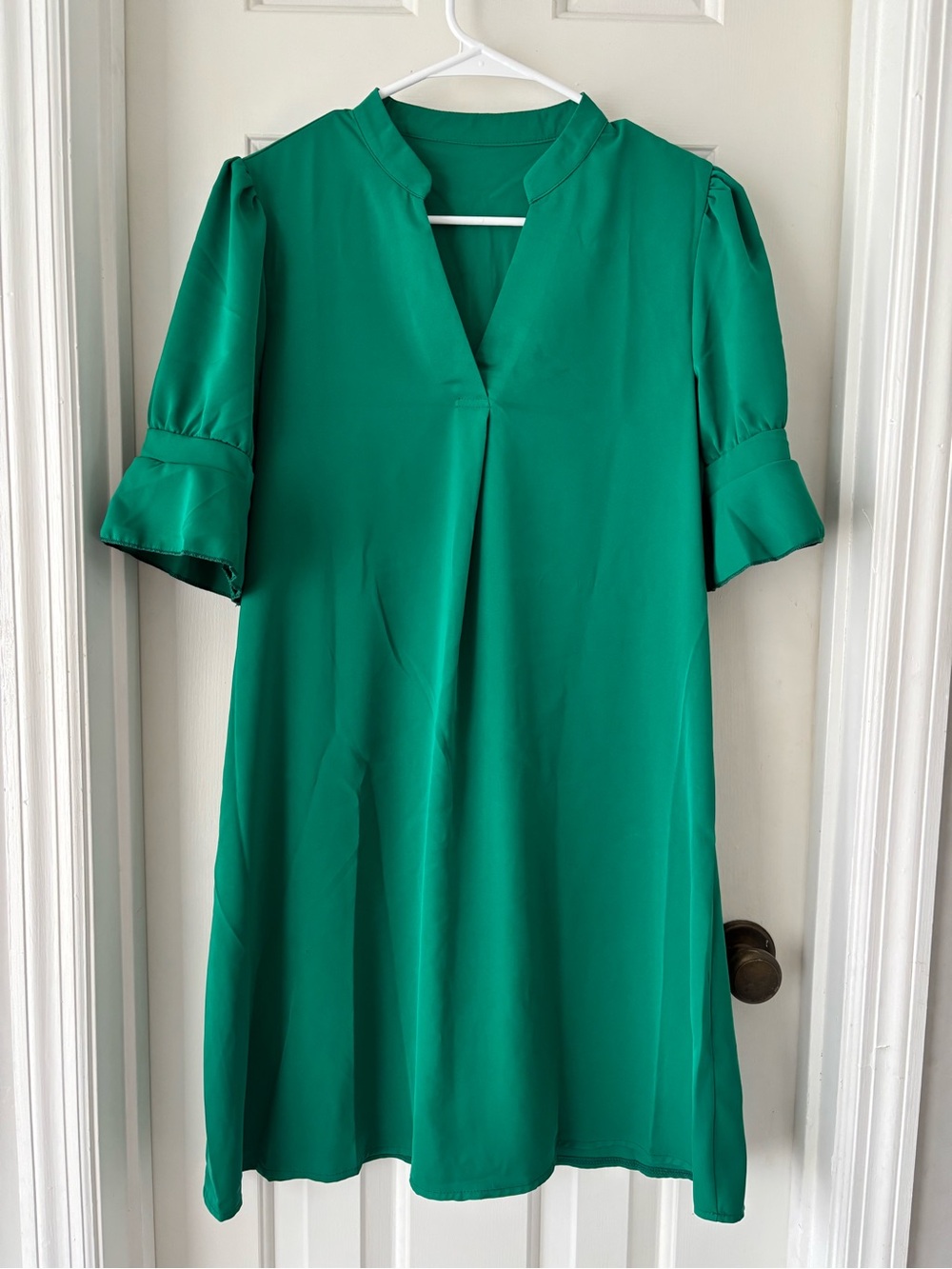 Green Short-Sleeve V-Neck Shift Dress